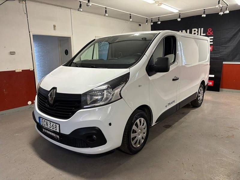 Vit Begagnad 2019 Renault Trafic Minibuss | 107 000 kr (Superpris) - Bild 1/4