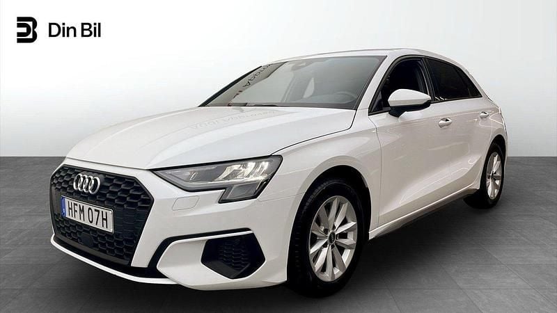 Vit Begagnad 2021 Audi A3 Sportback Proline Halvkombi | 244 000 kr (Marknadspris) - Bild 1/4