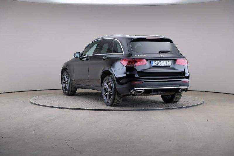 Begagnad Mercedes GLC300 AMG line 320 HK (235 kW) 2022 Obsidiansvart (metallic)