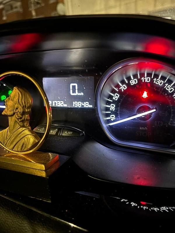 Begagnad Peugeot 208 83 HK (61 kW) 2019 Halvkombi