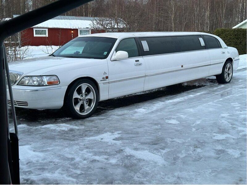 Begagnad 2004 Lincoln Town Car Sedan | 125 000 kr - Bild 1/4