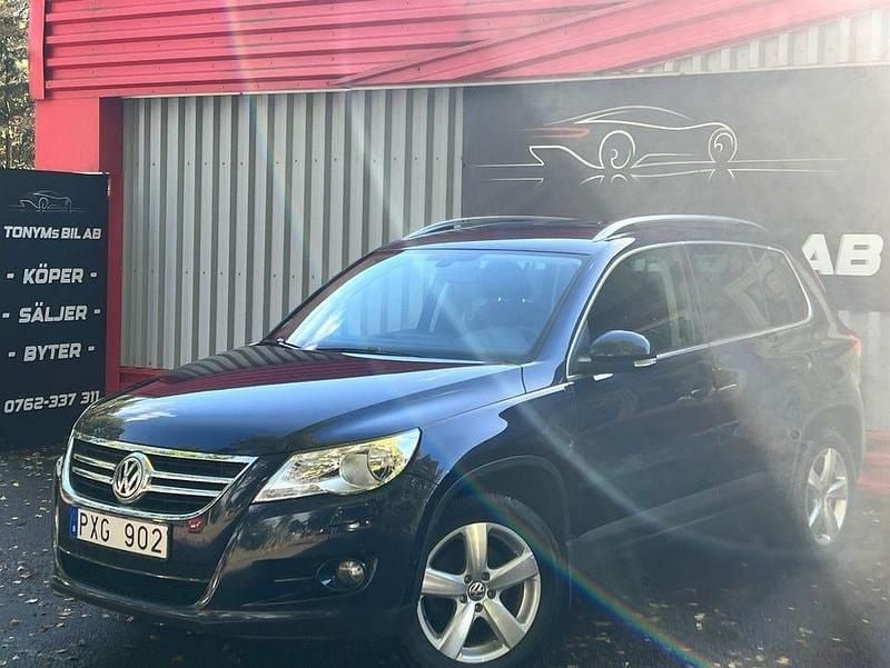 Mörkblå Begagnad 2011 VW Tiguan Sportline SUV | 69 900 kr (Bra pris) - Bild 1/4