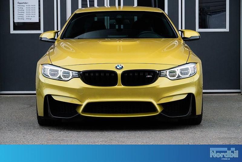 Begagnad BMW M4 Cabriolet Comfort Edition 431 HK (317 kW) 2015 Gul Cab