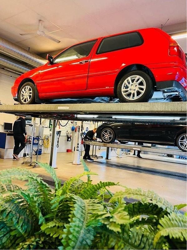 Begagnad 1998 VW Golf IV Halvkombi | 35 000 kr (Dyr) - Bild 1/4