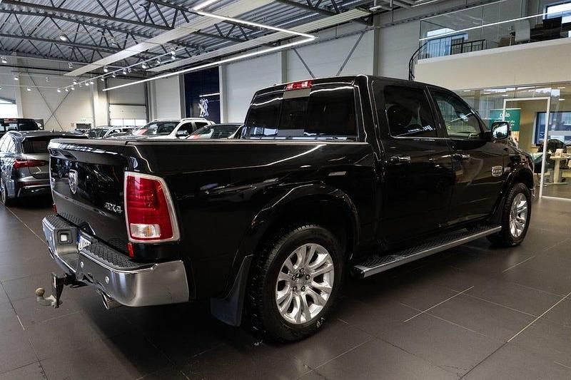 Begagnad Dodge Ram 394 HK (289 kW) 2018 Svart