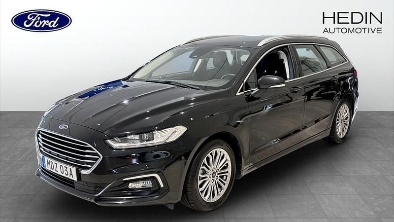 Svart (black) Begagnad 2022 Ford Mondeo Titanium Kombi | 229 900 kr (Marknadspris) - Bild 1/4