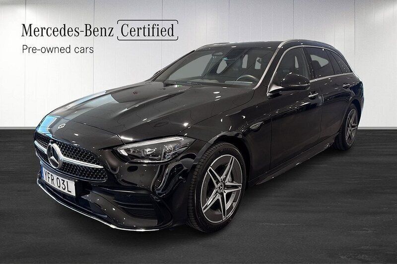 Svart Begagnad 2023 Mercedes C300e AMG Line Premium Kombi | 559 900 kr (Marknadspris) - Bild 1/4