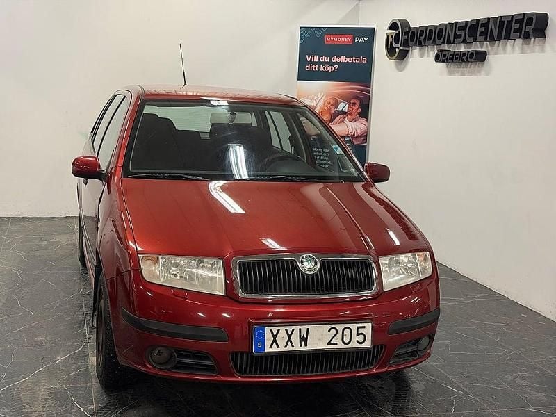 Röd Begagnad 2006 Skoda Fabia Kombi | 24 900 kr (Marknadspris) - Bild 1/4