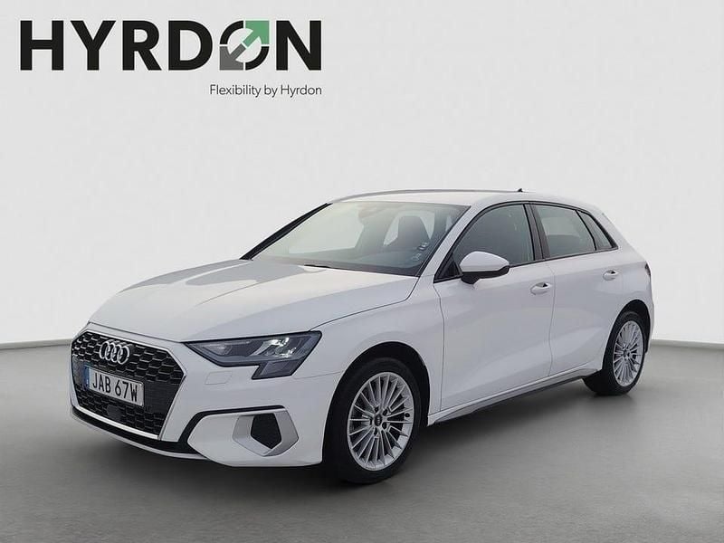 Vit Begagnad 2023 Audi A3 Comfort Sedan | 199 000 kr (Marknadspris) - Bild 1/4