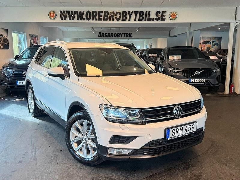 Vit Begagnad 2017 VW Tiguan SUV | 199 900 kr (Bra pris) - Bild 1/4