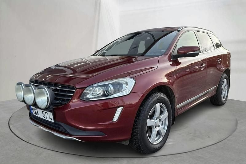Röd Begagnad 2014 Volvo XC60 Summum SUV | 179 000 kr (Marknadspris) - Bild 1/4