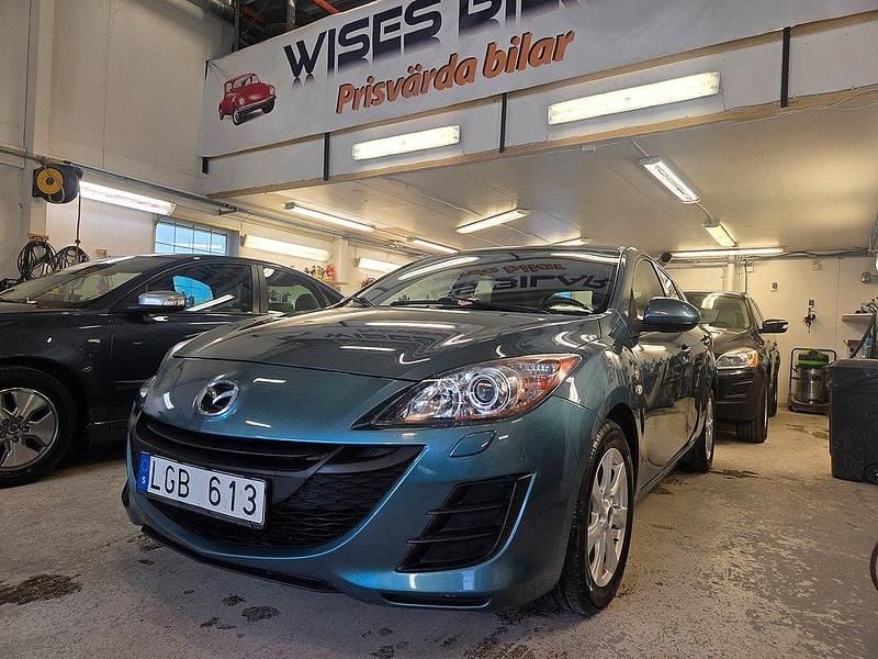 Blå Begagnad 2011 Mazda 3 Inclusive Halvkombi | 49 900 kr (Lite dyr) - Bild 1/4