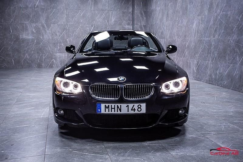 Begagnad BMW 330 Cabriolet Comfort Edition 245 HK (180 kW) 2012 Svart Cab
