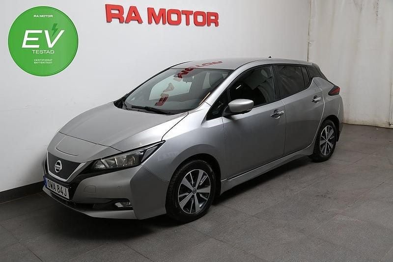 Begagnad Nissan Leaf 360º 110 kW (150 HK) 2020 Silver metallic Halvkombi