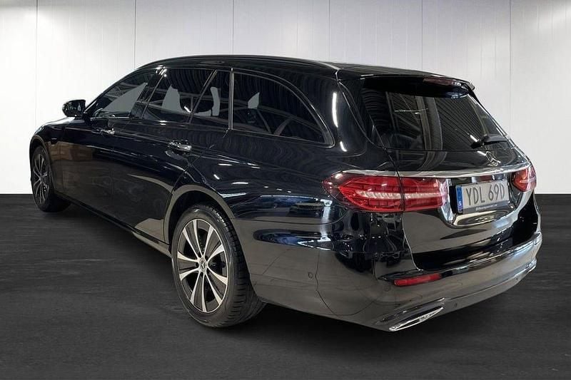 Begagnad Mercedes E300 Avantgarde 306 HK (225 kW) 2023 Svart