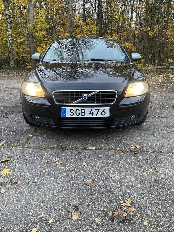 Begagnad 2007 Volvo S40 Sedan | 25 000 kr (Bra pris) - Bild 1/4