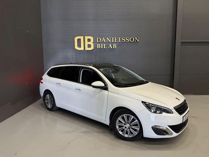 Vit Begagnad 2014 Peugeot 308 Allure Kombi | 84 800 kr (Lite dyr) - Bild 1/4