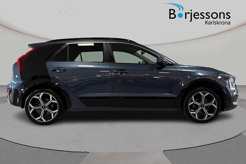 Begagnad Kia Niro 185 HK (136 kW) 2022 Blå SUV