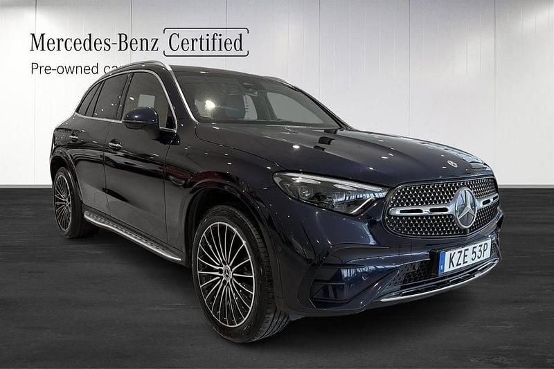 Begagnad Mercedes GLC300 Premium 313 HK (230 kW) 2023 Blå Sedan