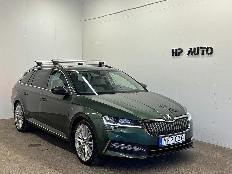 Grön Begagnad 2020 Skoda Superb LAURIN & KLEMENT Kombi | 264 900 kr (Bra pris) - Bild 1/4