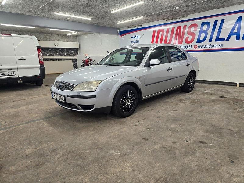 Silver Begagnad 2003 Ford Mondeo Halvkombi | 19 900 kr (Lite dyr) - Bild 1/4