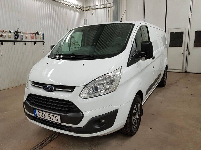 Vit Begagnad 2016 Ford Transit Custom Minibuss | 119 500 kr - Bild 1/4
