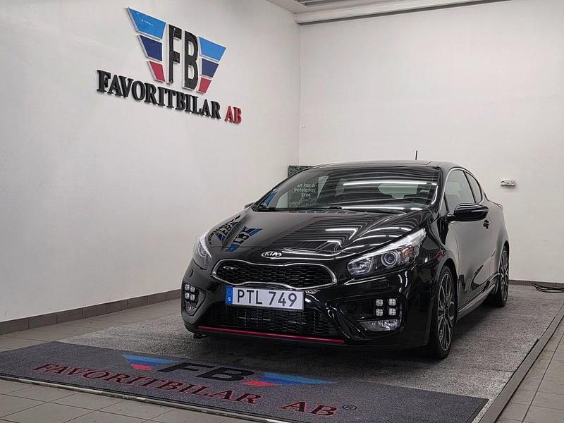 Svart Begagnad 2015 Kia ProCeed GT Halvkombi | 99 500 kr (Superpris) - Bild 1/4