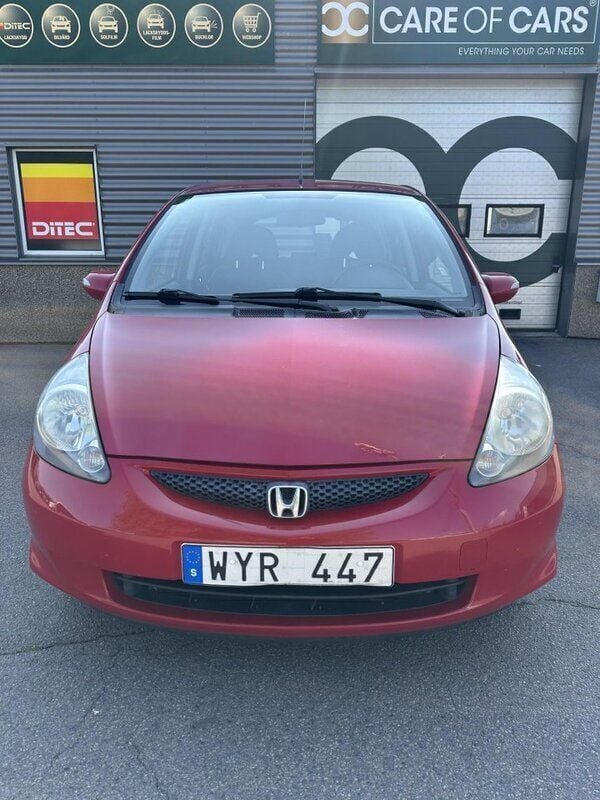 Röd Begagnad 2005 Honda Jazz Halvkombi | 18 900 kr (Marknadspris) - Bild 1/4