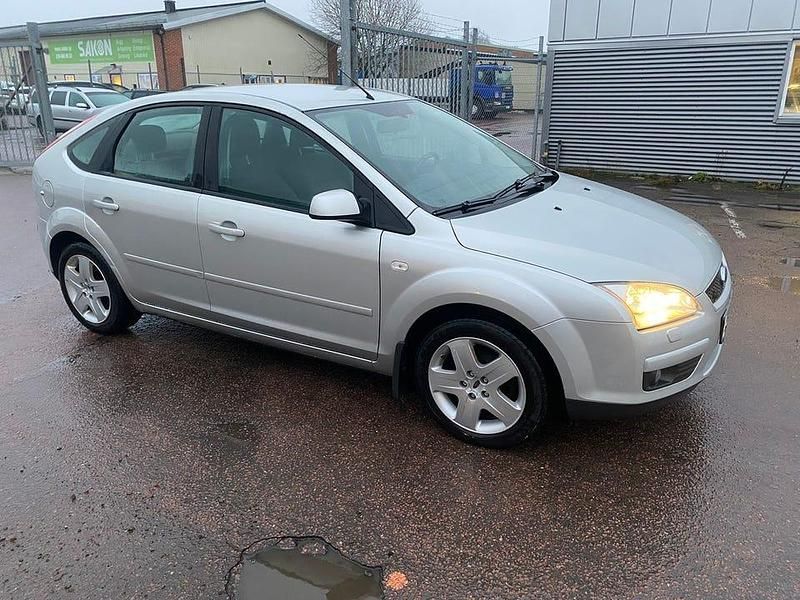 Begagnad 2008 Ford Focus Halvkombi | 14 900 kr (Superpris) - Bild 1/4