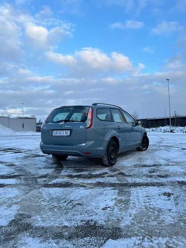 Begagnad Ford Focus Titanium 125 HK (91 kW) 2009