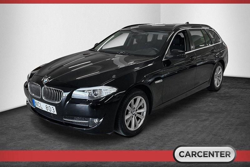 Svart Begagnad 2012 BMW 520 Kombi | 144 500 kr (Marknadspris) - Bild 1/4