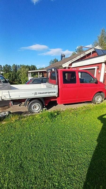 Röd Begagnad 2007 VW T5 Van | 25 000 kr (Superpris) - Bild 1/4