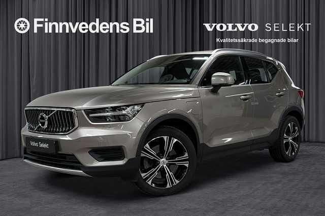 Grå Begagnad 2021 Volvo XC40 Inscription SUV | 349 000 kr (Marknadspris) - Bild 1/4