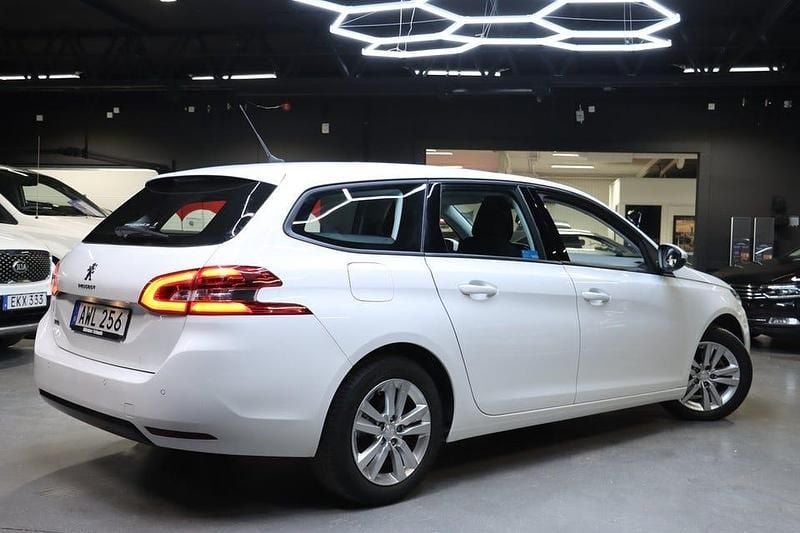 Begagnad Peugeot 308 SW Active 131 HK (96 kW) 2018 Vit Kombi
