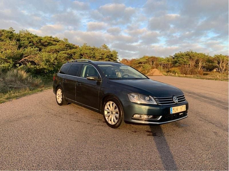 Grå Begagnad 2012 VW Passat Kombi | 65 000 kr (Dyr) - Bild 1/4