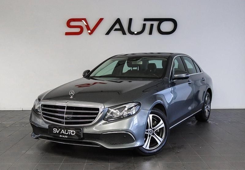 Grå Begagnad 2017 Mercedes E220 Exclusive Sedan | 259 900 kr (Bra pris) - Bild 1/4