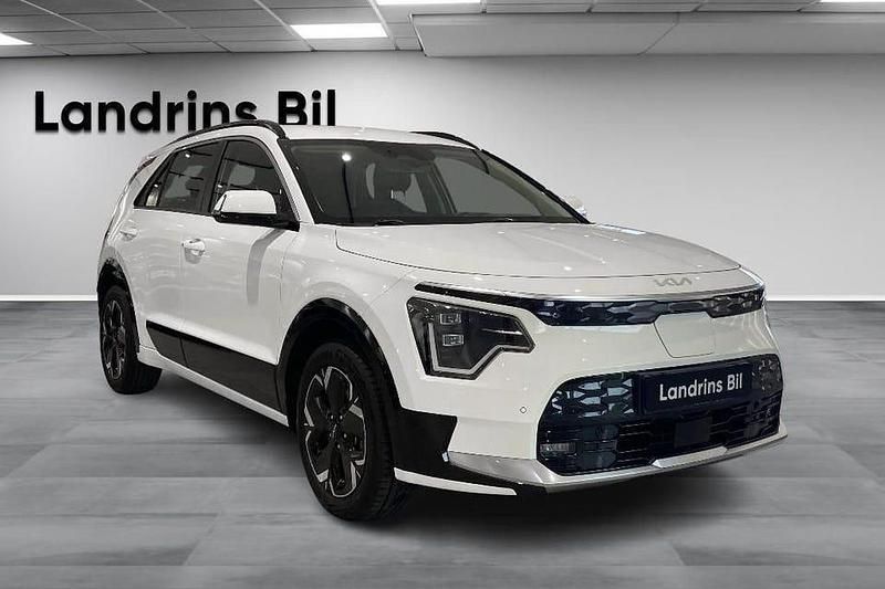 Begagnad Kia e-Niro 150 kW (204 HK) 2022 Vit (clear white) SUV