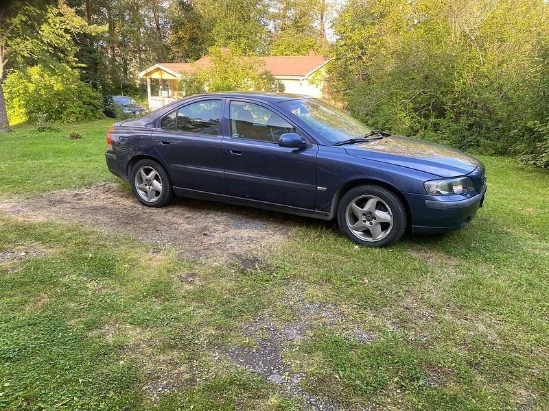 Blå Begagnad 2001 Volvo S60 Business Edition Sedan | 19 500 kr (Superpris) - Bild 1/4