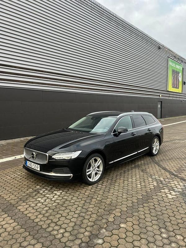Begagnad 2021 Volvo V90 Kombi | 250 000 kr (Marknadspris) - Bild 1/4
