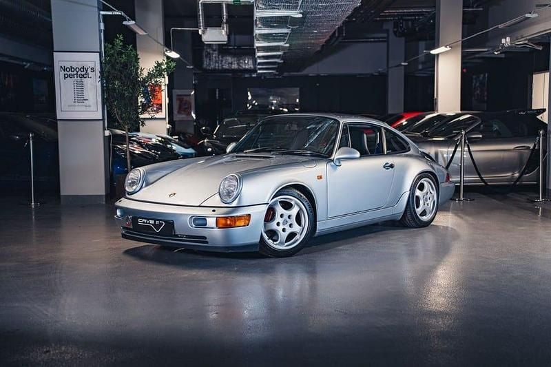 Grå Begagnad 1992 Porsche 911 Carrera Sportkupé | 1 595 000 kr - Bild 1/4