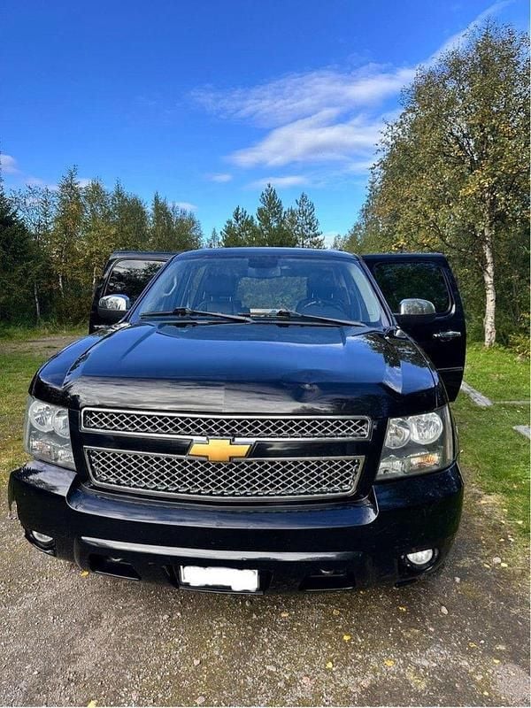 Svart Begagnad 2012 Chevrolet Suburban SUV | 145 000 kr - Bild 1/4