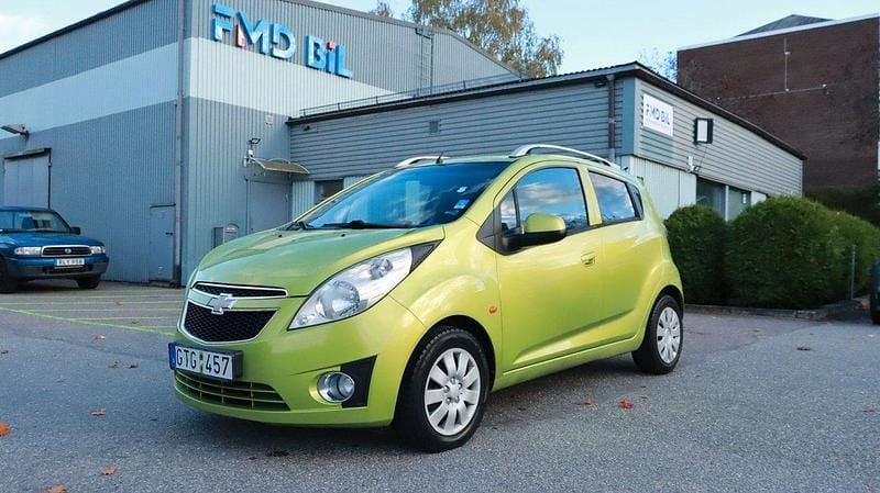 Grön Begagnad 2011 Chevrolet Spark Halvkombi | 29 700 kr (Dyr) - Bild 1/4