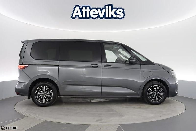 Begagnad VW Multivan 218 HK (160 kW) 2023 Grå Van