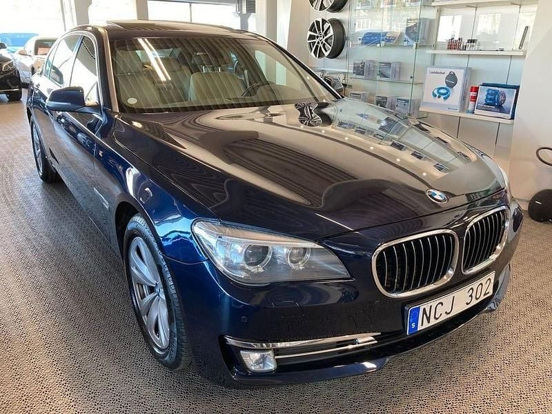 Begagnad BMW 730L Shadowline 258 HK (189 kW) 2012 Blå Sedan