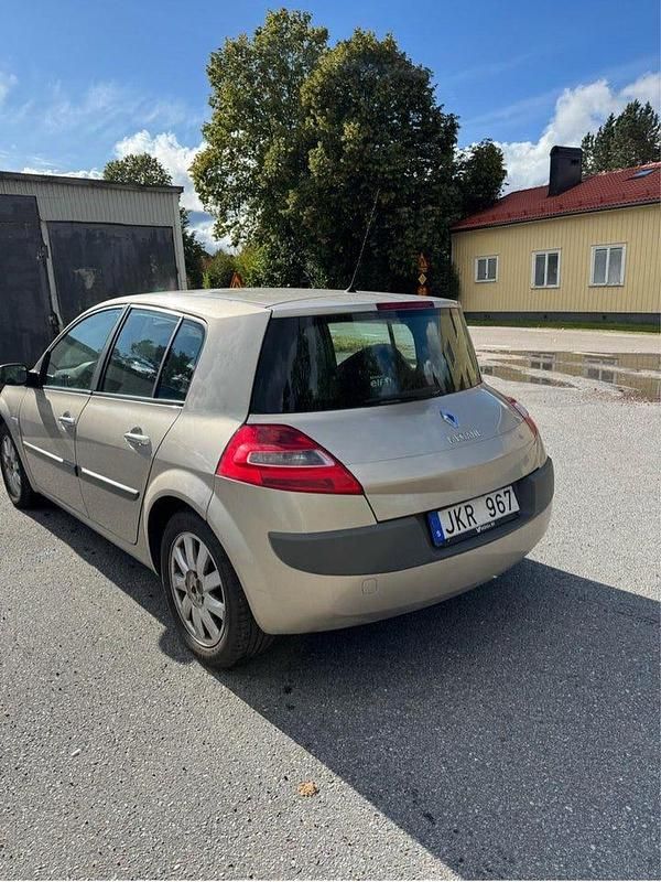Begagnad Renault Mégane 105 HK (77 kW) 2008