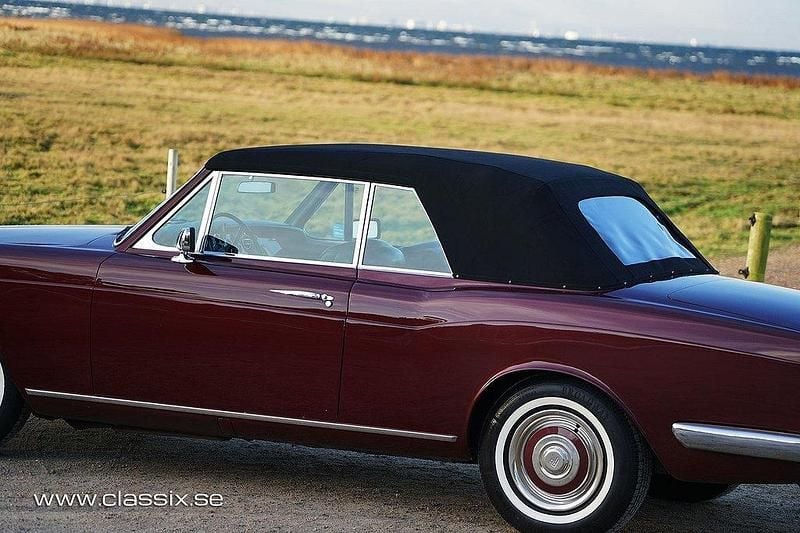 Begagnad Rolls Royce Silver Shadow 286 HK (210 kW) 1969 Vinröd Sportkupé