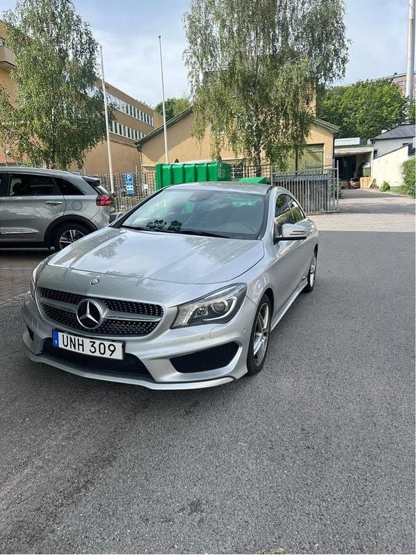 Silver Begagnad 2016 Mercedes CLA220 AMG Sedan | 169 500 kr (Bra pris) - Bild 1/4