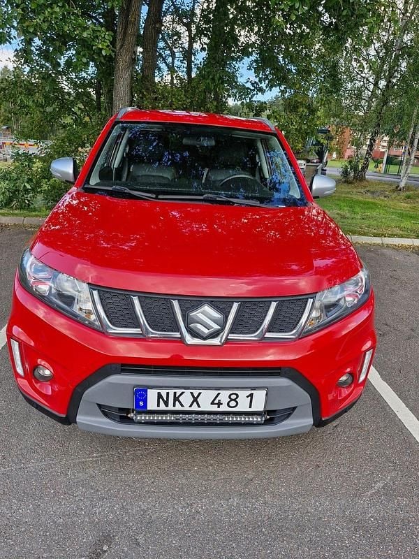 Begagnad 2017 Suzuki Vitara SUV | 149 900 kr (Marknadspris) - Bild 1/4