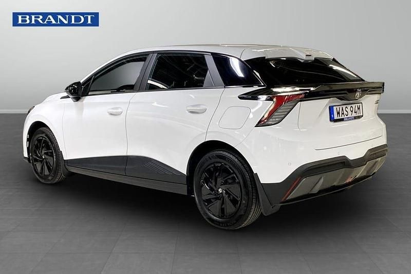 Begagnad MG MG4 EV 125 kW (171 HK) 2023 Vit Halvkombi