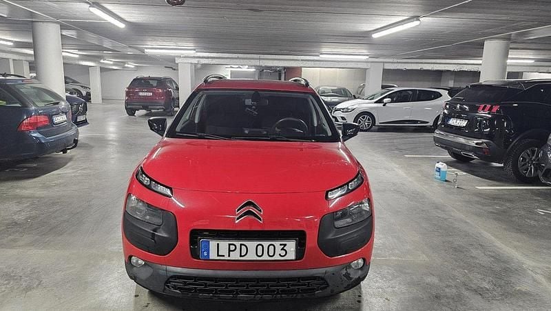 Begagnad Citroën C4 Cactus PureTech 82 HK (60 kW) 2014 Röd Halvkombi